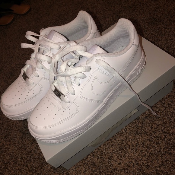 Nike Air Force 1 - Picture 1 of 4